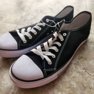 OT REVOLUTION Men's Classic Black Canvas Low-Top Sneakers